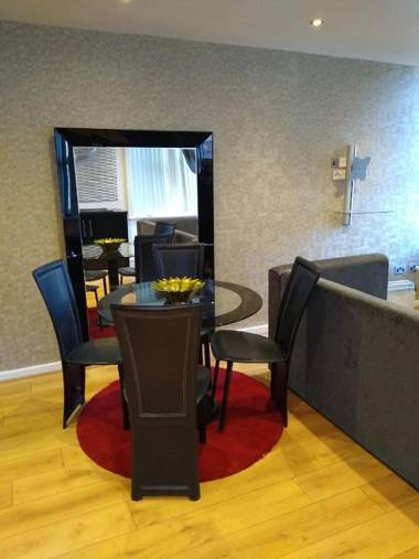 Party Pads Liverpool Sleeps 4 to 26