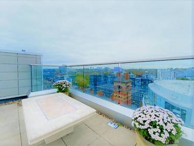SideMersey Livings - Luxury Duplex Penthouse with 360 view