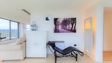 SideMersey Livings - Luxury Duplex Penthouse with 360 view