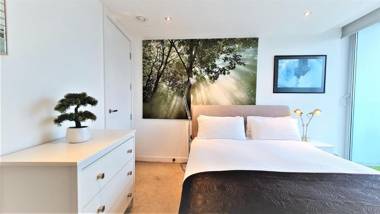 SideMersey Livings - Luxury Duplex Penthouse with 360 view