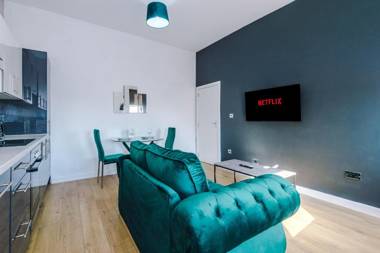 Stylish 2-Bed Apartment - City Centre