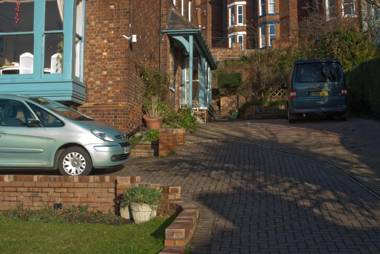 The Poplars Boutique BB