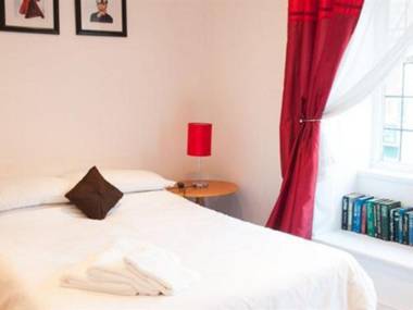 Huckleberrys Bar and Grill