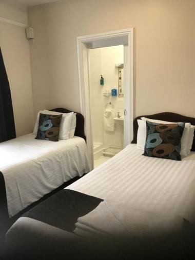 The Black Swan Inn B & B