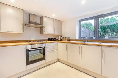 Beautiful 2 Bedroom House in Leominster