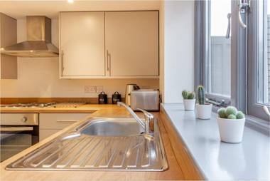 Beautiful 2 Bedroom House in Leominster