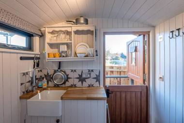 Bo Peep Shepherds Hut Thorpeness Air Manage Suffolk