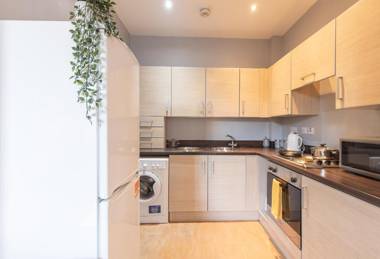 Luxury Spacious Apartment In City Centre