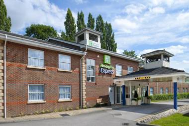 Holiday Inn Express Leeds-East an IHG Hotel