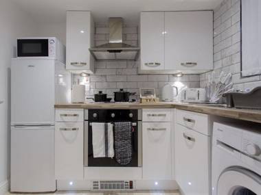 Shaftesbury Apartment