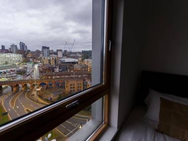 Live in Leeds Sky Penthouse
