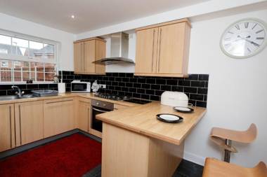 Leeds Townhouse Apartments 7 Beds in 4 Bedrooms