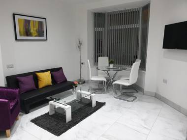 Homebird Property - Conway House