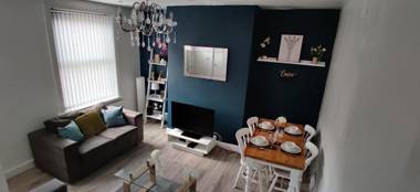 Homebird Property - Ashton House