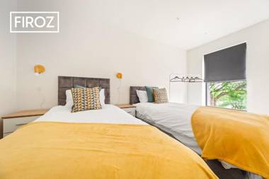 Large Contractor House In Leeds By Firoz Property Management