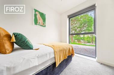 Large Contractor House In Leeds By Firoz Property Management