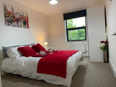 Clarendon Luxury Gated City Apartments