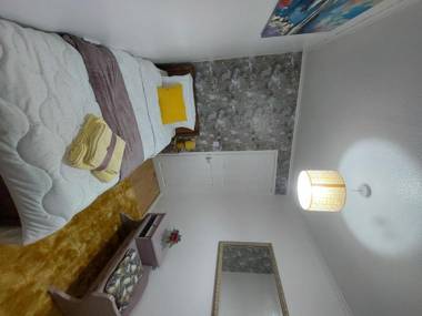 Lovely 2-Bed House in the heart of Woodhouse Leeds