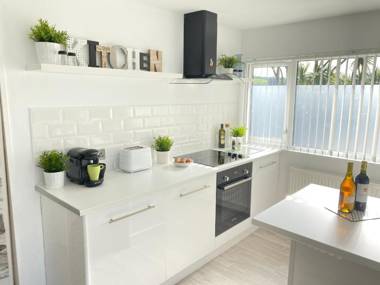 Seaview Cottage on the Island