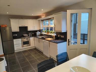 Castleview Large 3 Bedroom Family House - Glenarm