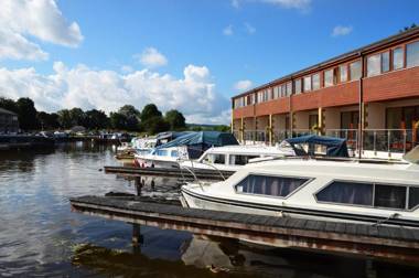 Tewitfield Marina