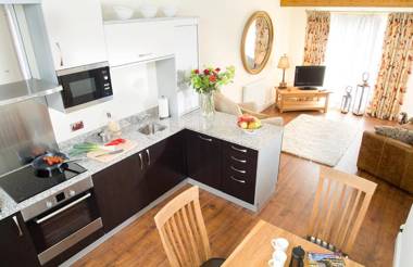 Longlands Inn & Cottages