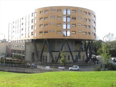 Lancaster City Apartment