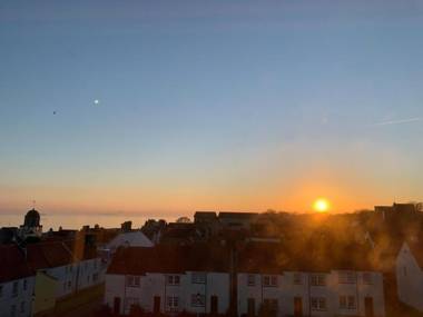 NEW Superb One Bedroom Getaway in Dysart Kirkcaldy