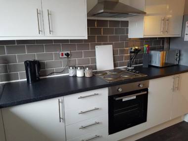 Hullidays - 'Old School Penthouse' Trinity Square