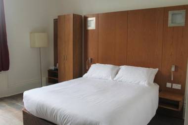 Park Hotel & Apartments