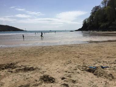 Sunnyview 5-Bed House in Kingsbridge with parking