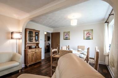 Santa Rosa - 4 Bedroom Holiday Home - Pentlepoir