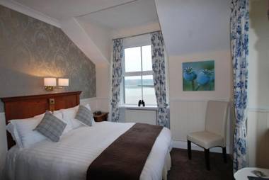 Ye Olde Fighting Cocks