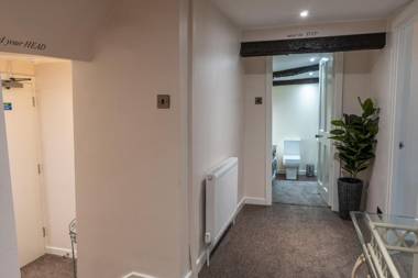 Library View Apartment