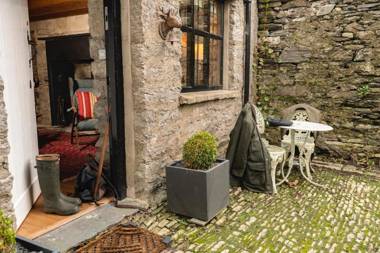 Romantic rural couples retreat in the stunning village of Crosthwaite Lyth Valley