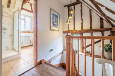 Stylish rural cottage with views over fields and the River Stour - The Granary