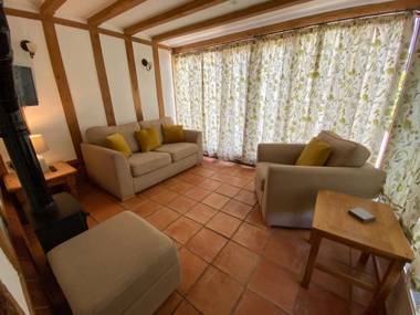 Stunning 4-Bed Barn in Brundish Suffolk