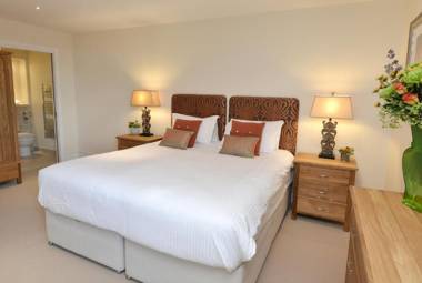 Highland Apartments by Mansley