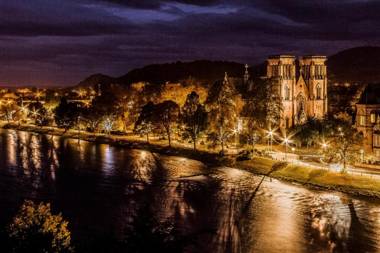 Wellingtonia Court Apartment