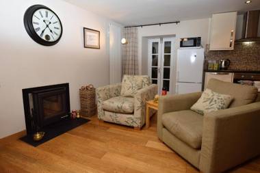 Newton Cottage South