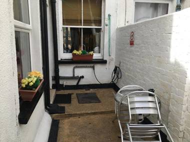 Homely 2-Bed Apartment in Combe Martin