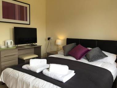 6-bedroom Contractor House with 6 bathrooms Free WiFi and Parking - Kennedy House by Your Lettings Peterborough