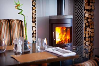 315 Bar & Restaurant