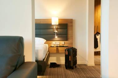 Moxy London Heathrow Airport