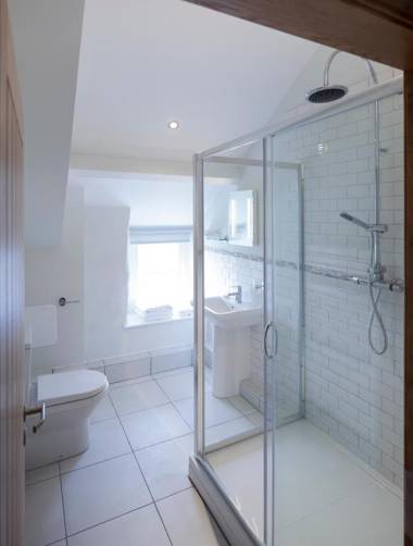 Blas Mwy Black Lion B and B