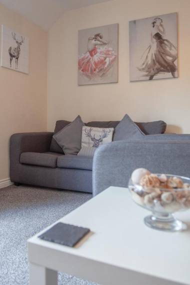 Mayflower Coach House by RentMyHouse