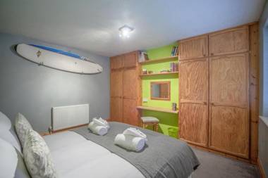 Goldcrest House by RentMyHouse