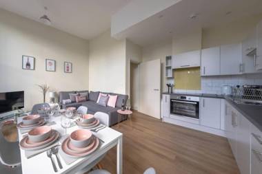 Apartment 1 Isabella House Aparthotel By RentMyHouse