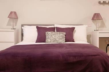 Apartment 2 Isabella House Aparthotel By RentMyHouse