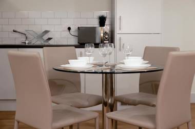 Apartment 2 Isabella House Aparthotel By RentMyHouse